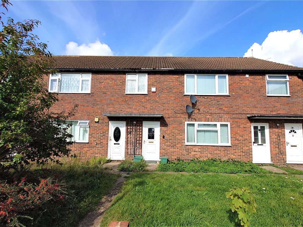 2 bed maisonette for sale in Cavendish Close, Hayes, Greater London UB4, £280,000