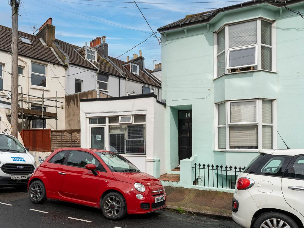1 bed end terrace house for sale in Edinburgh Road, Brighton, East Sussex BN2, £140,000