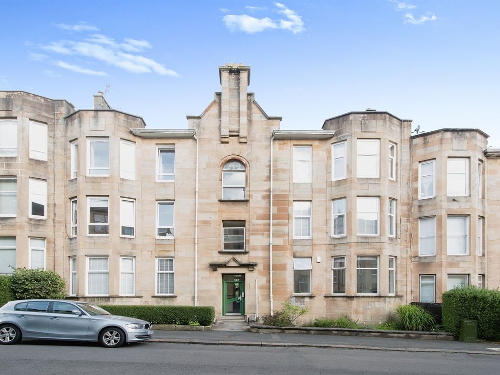 2 bed flat for sale in South Park Drive, Paisley PA2, £150,000