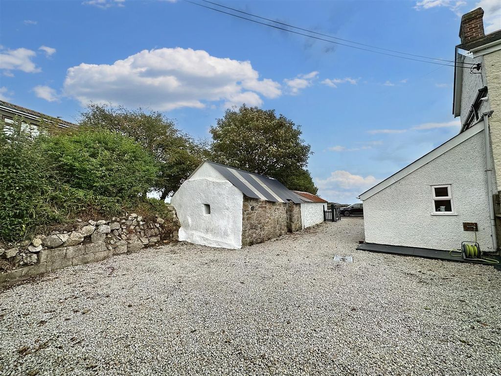 2 bed cottage for sale in Wendron, Helston TR13, £300,000