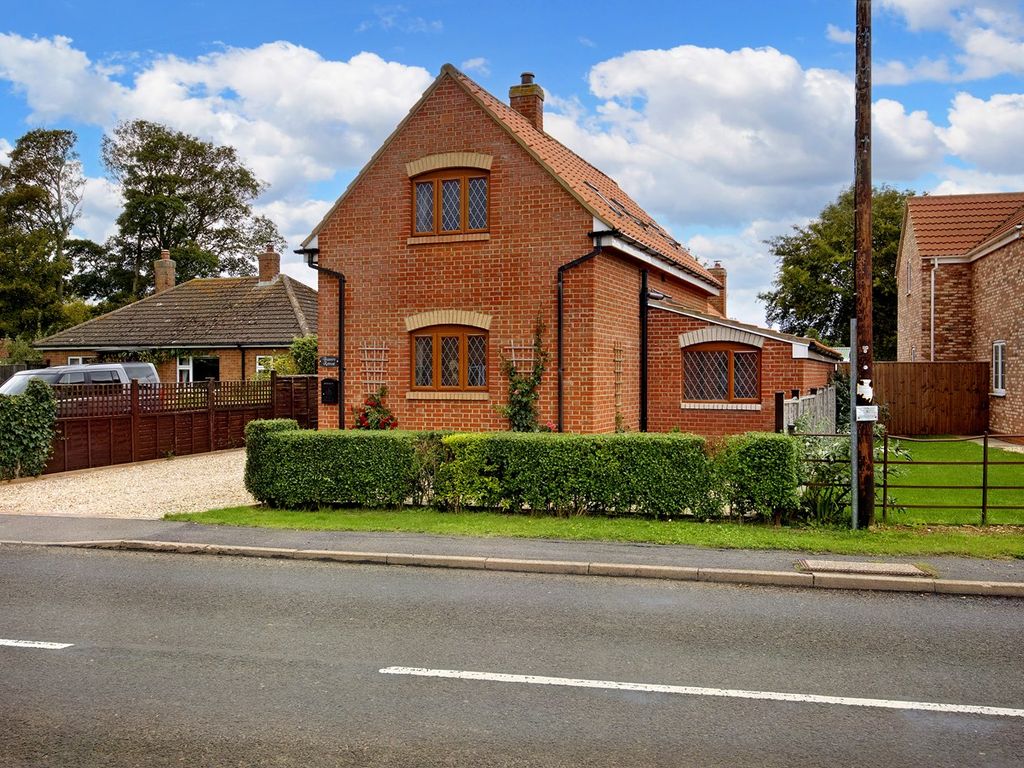 4 bed detached house for sale in Main Road, Withern, Alford LN13, £335,000