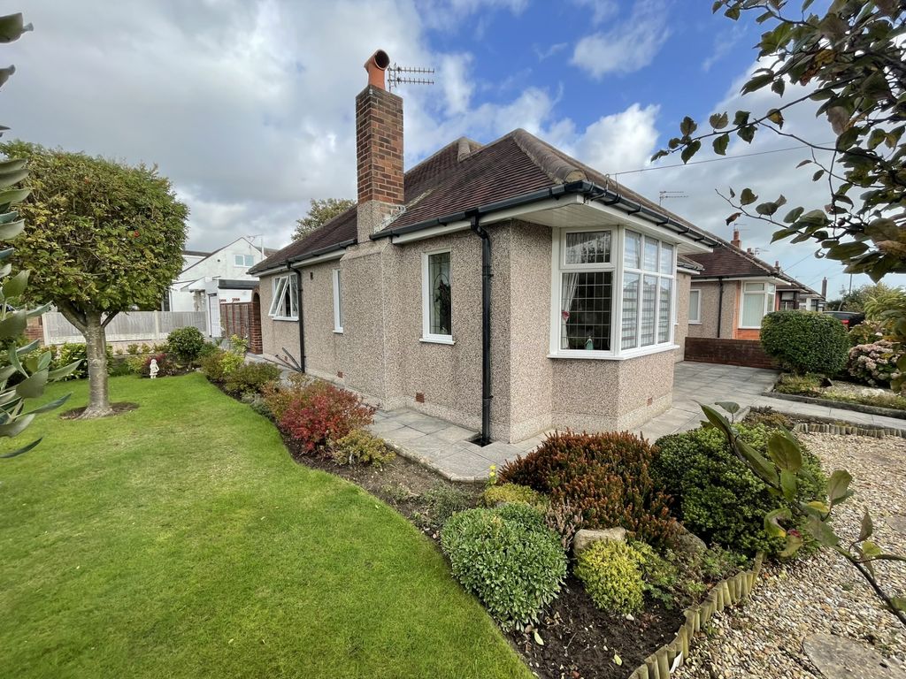 2 bed bungalow for sale in Meadow Crescent, Carleton FY6, £270,000