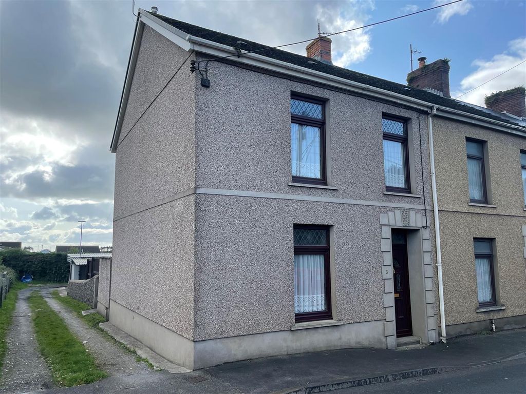 4 bed end terrace house for sale in Danlan Road, Pembrey, Burry Port SA16, £189,995