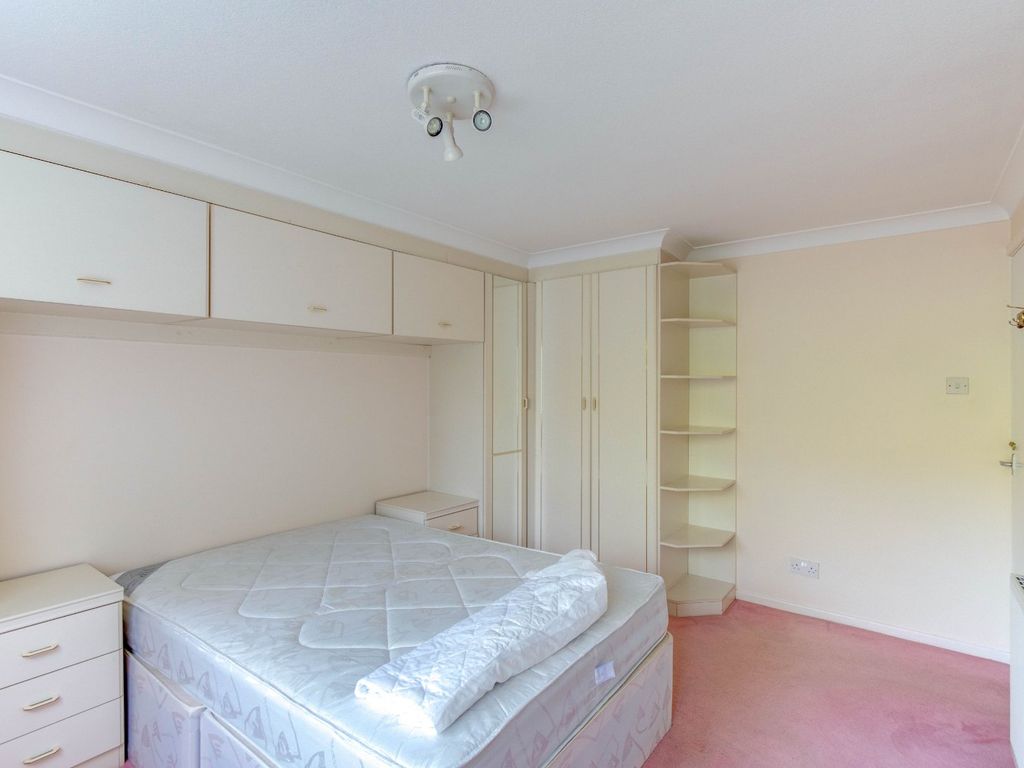 2 bed maisonette for sale in Regency Drive, Rednal Road, Birmingham, West Midlands B38, £185,000