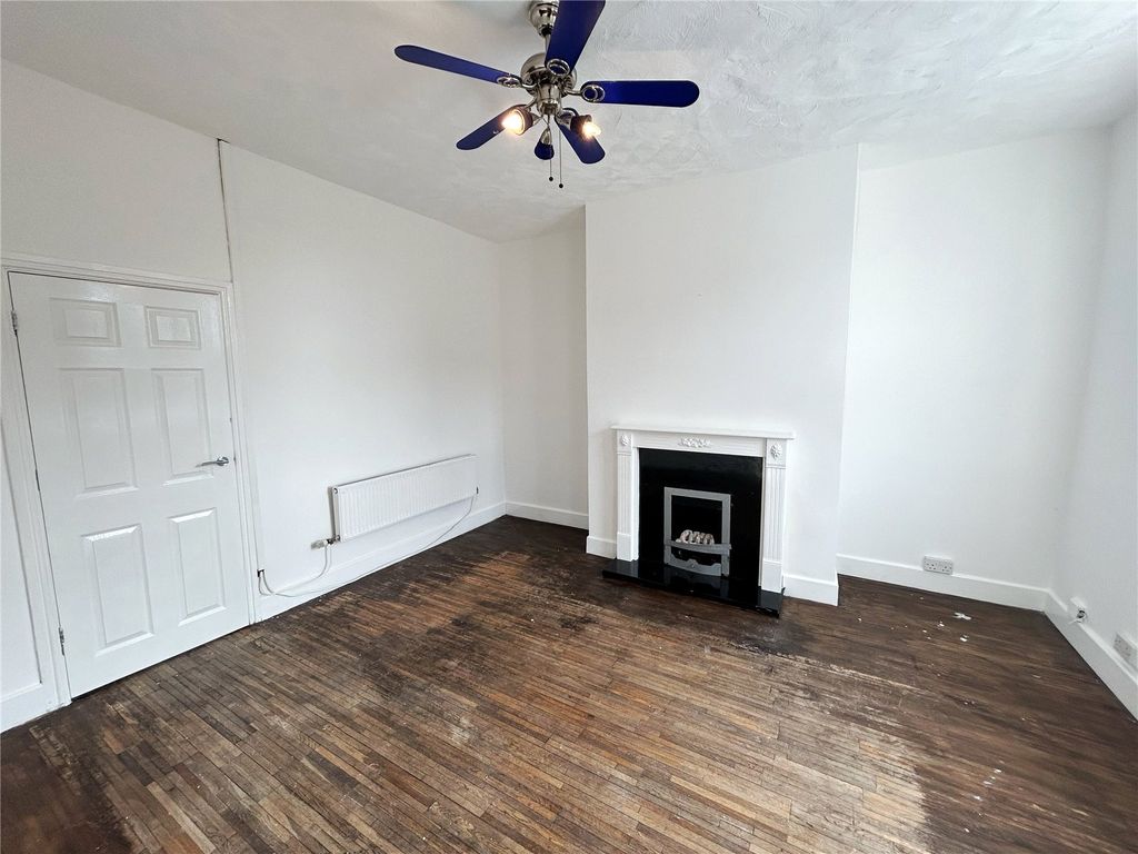 2 bed terraced house for sale in Eastbourne Street, Glodwick, Oldham OL8, £125,000