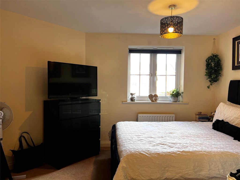 2 bed flat for sale in Firbank, Bamber Bridge, Preston, Lancashire PR5, £115,000