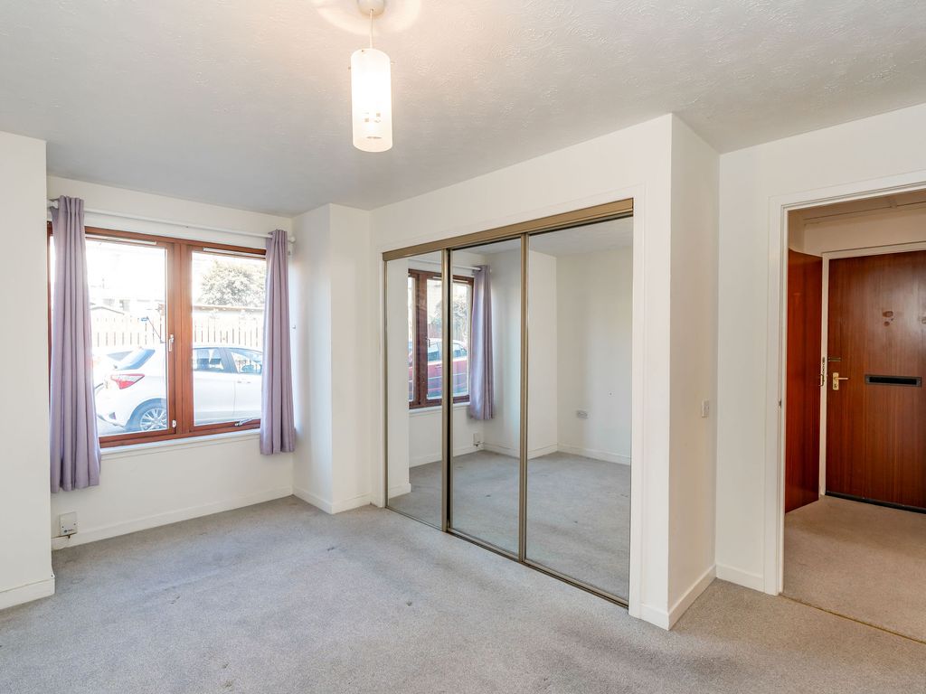 1 bed flat for sale in Wardiefield, Edinburgh EH5, £120,000