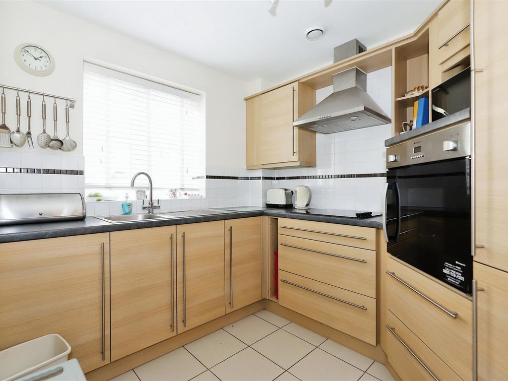 1 bed flat for sale in St. Marys Court, St. Marys Street, Bridgnorth WV16, £112,500