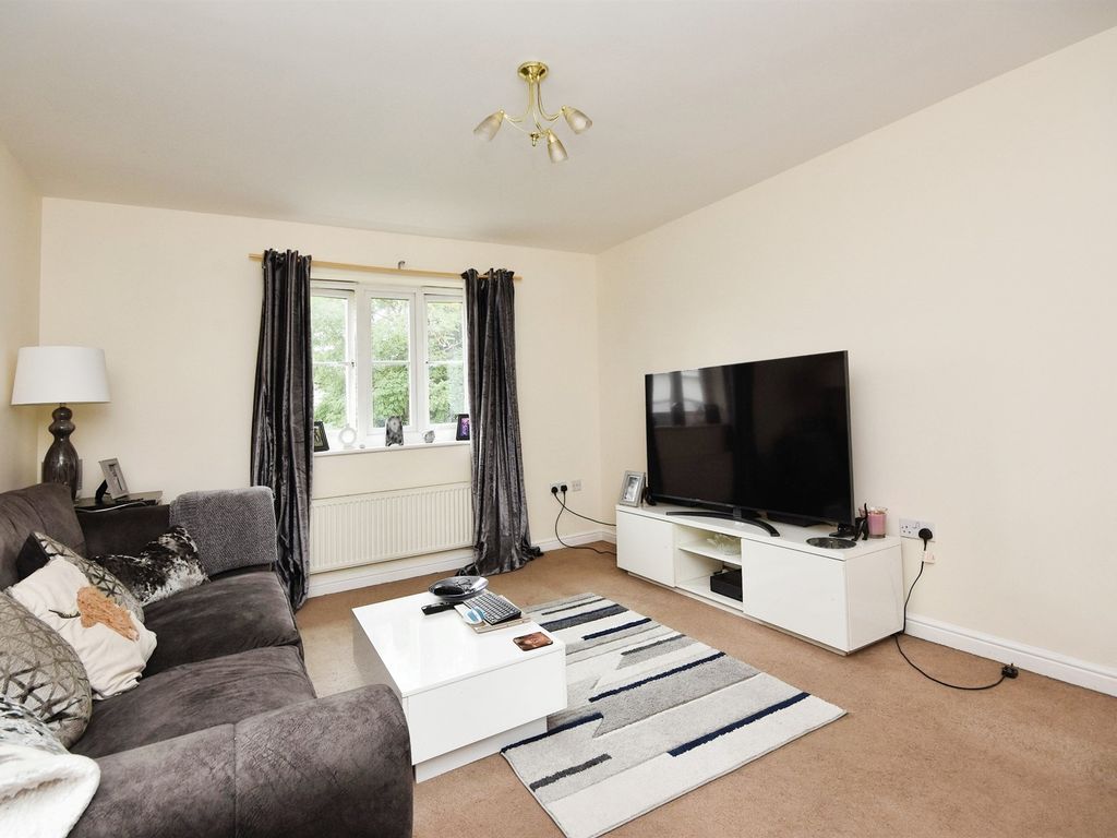 1 bed flat for sale in Malyon Close, Braintree CM7, £150,000