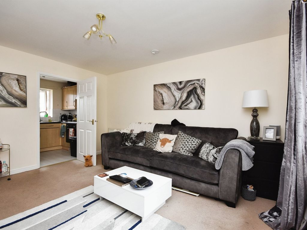 1 bed flat for sale in Malyon Close, Braintree CM7, £150,000