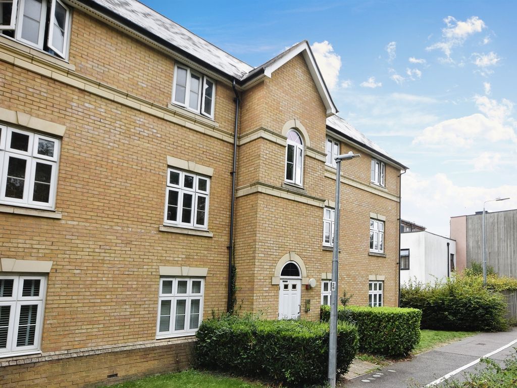 1 bed flat for sale in Malyon Close, Braintree CM7, £150,000