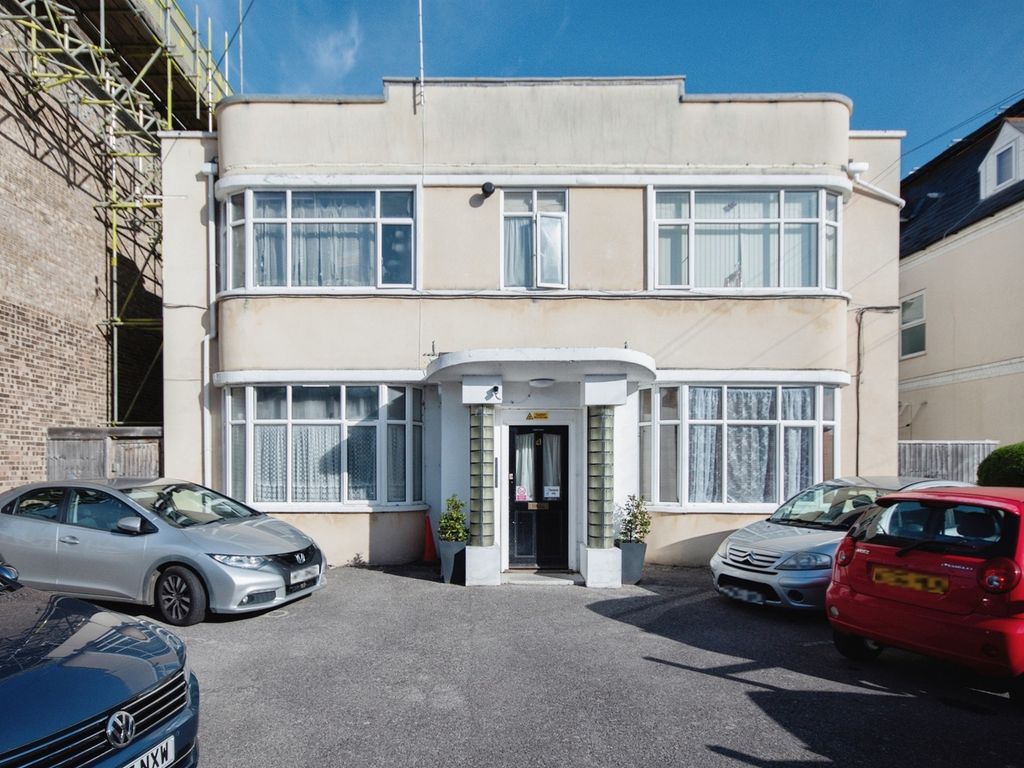 1 bed flat for sale in Westby Road, Boscombe, Bournemouth BH5, £120,000