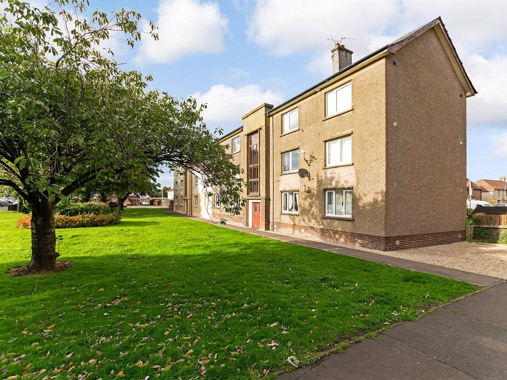 2 bed flat for sale in Chisholm Place, Grangemouth, Stirlingshire FK3, £60,000