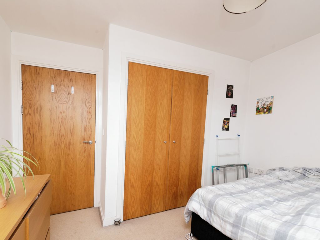 1 bed flat for sale in Heol Glan Rheidol, Cardiff CF10, £130,000