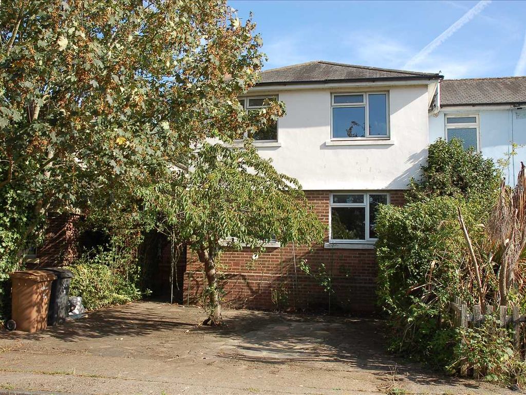 4 bed property for sale in Widford Chase, Chelmsford CM2, £325,000