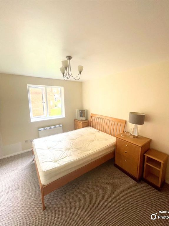 1 bed flat for sale in Brindley Close, Wembley HA0, £270,000
