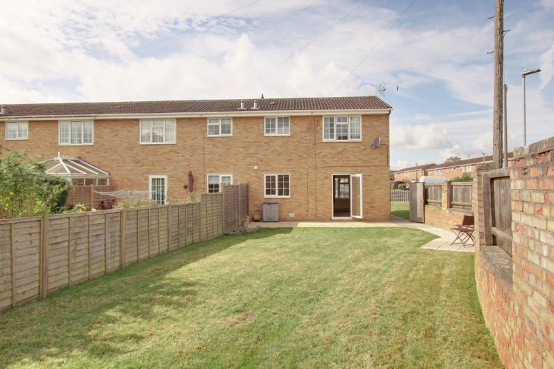 2 bed terraced house for sale in Baydon Close, Trowbridge BA14, £290,000
