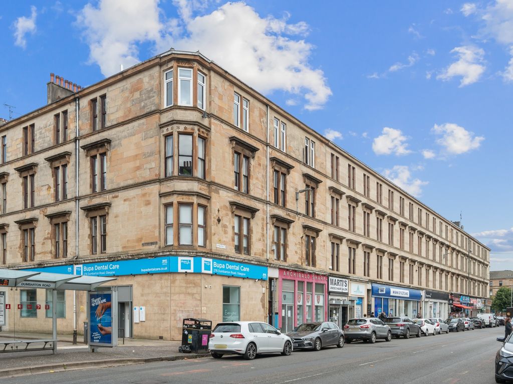 3 bed flat for sale in Dumbarton Road, Partick, Glasgow G11, £179,000