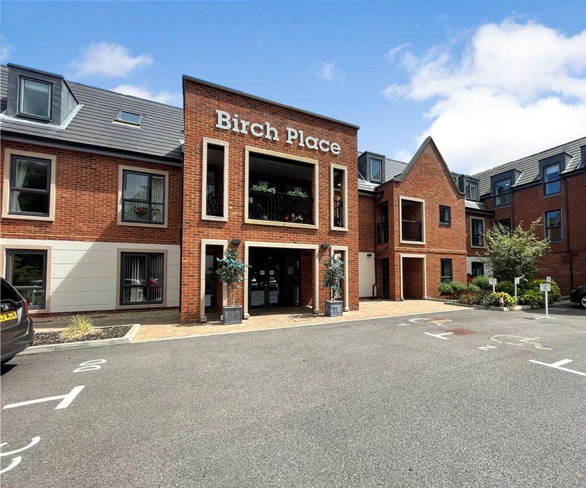1 bed flat for sale in Birch Place, Dukes Ride, Crowthorne RG45, £300,000