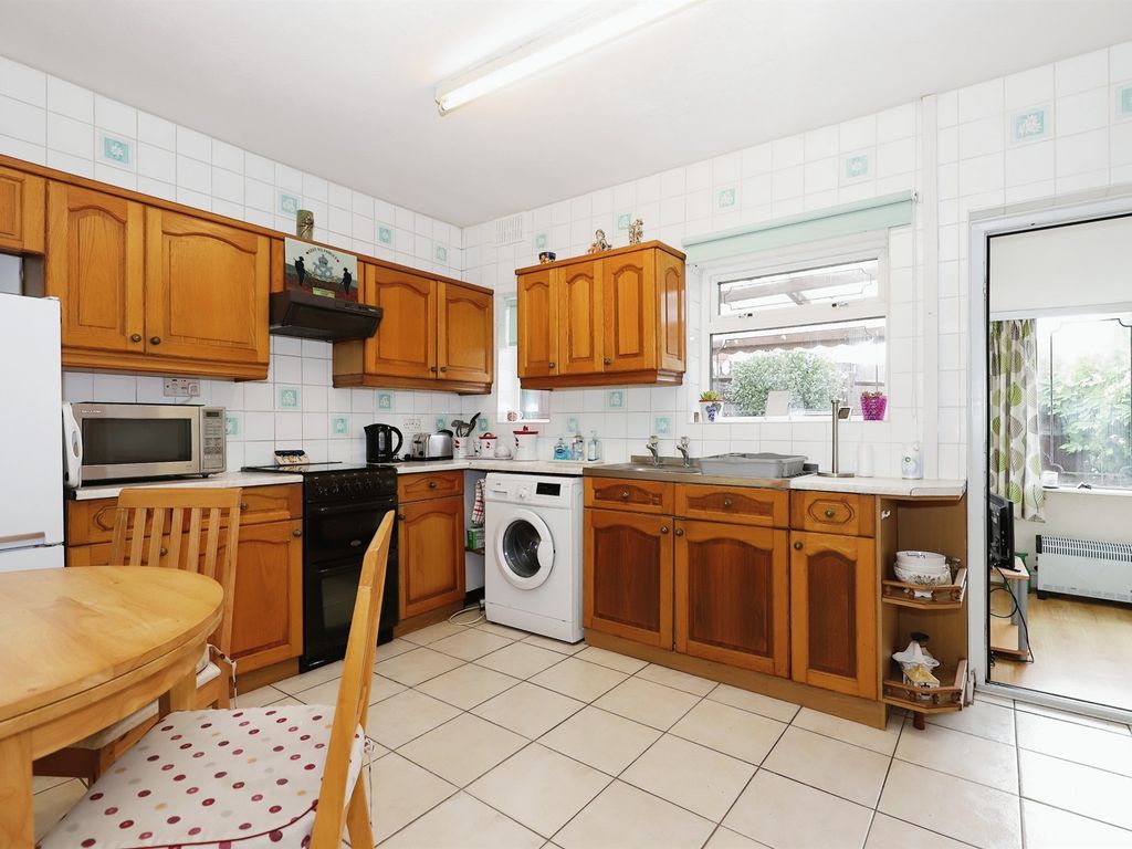 3 bed semi-detached house for sale in Dixon Street, Wolverhampton WV2, £130,000