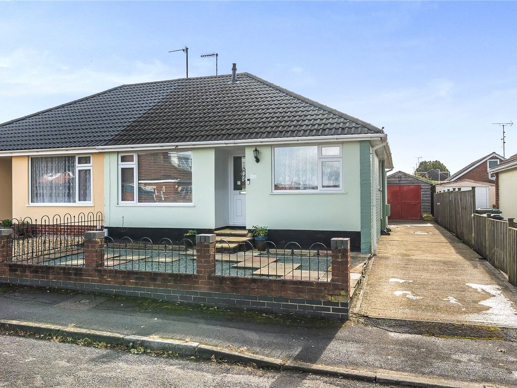2 bed bungalow for sale in Ellingdon Road, Wroughton SN4, £290,000