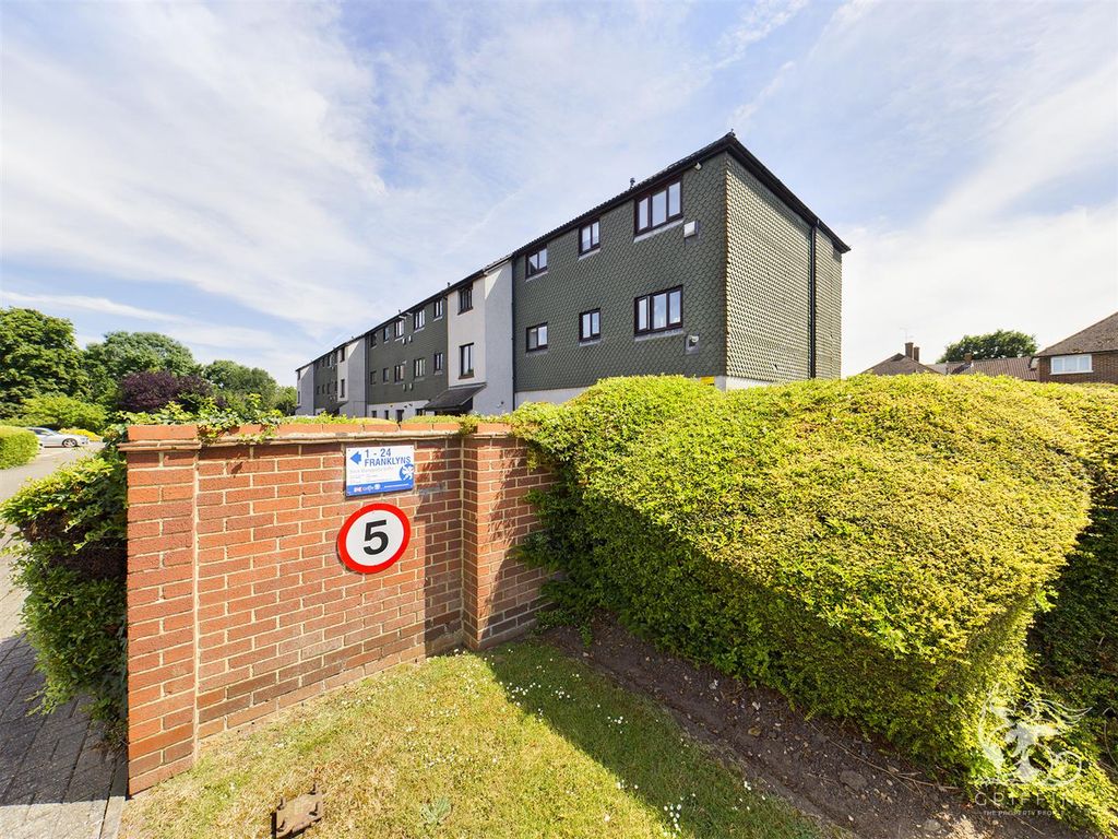 1 bed flat for sale in Teviot Avenue, Aveley, South Ockendon RM15, £160,000