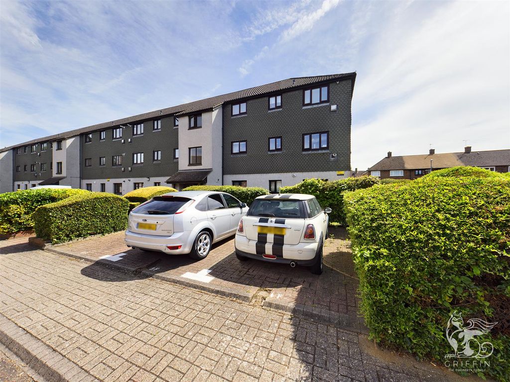 1 bed flat for sale in Teviot Avenue, Aveley, South Ockendon RM15, £160,000