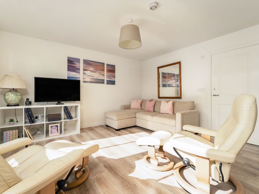2 bed flat for sale in Rosebery Terrace, Glasgow G5, £155,000