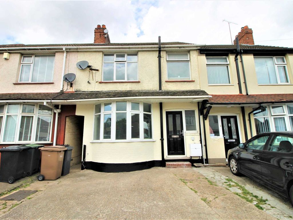 3 bed terraced house for sale in Waller Avenue, Luton LU4, £310,000