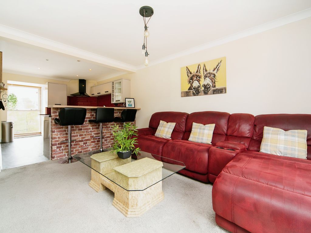 2 bed flat for sale in Waters Edge, Chester CH1, £200,000