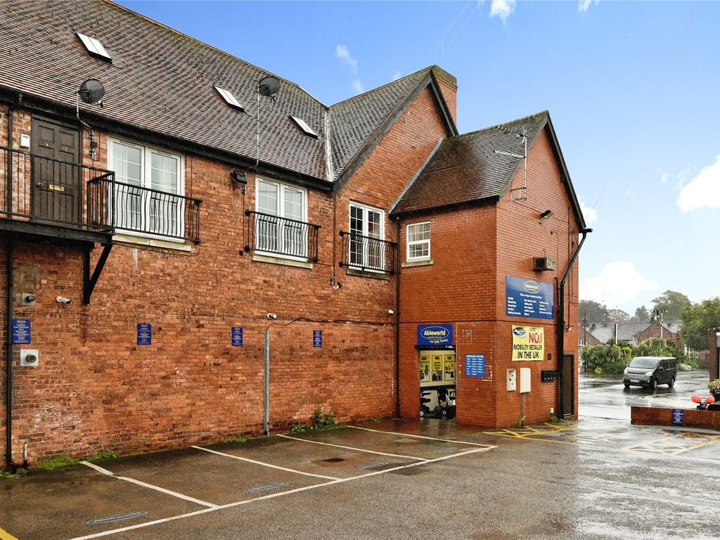 2 bed flat for sale in Kensington Court, Nantwich, Cheshire CW5, £130,000