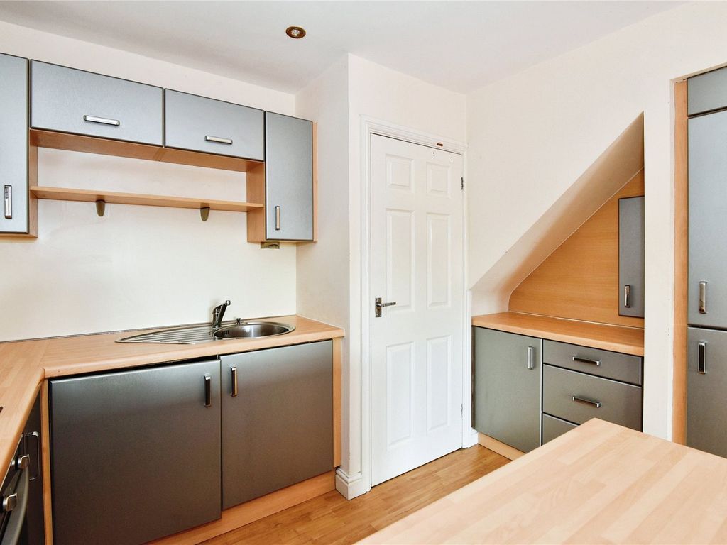 2 bed flat for sale in Kensington Court, Nantwich, Cheshire CW5, £130,000