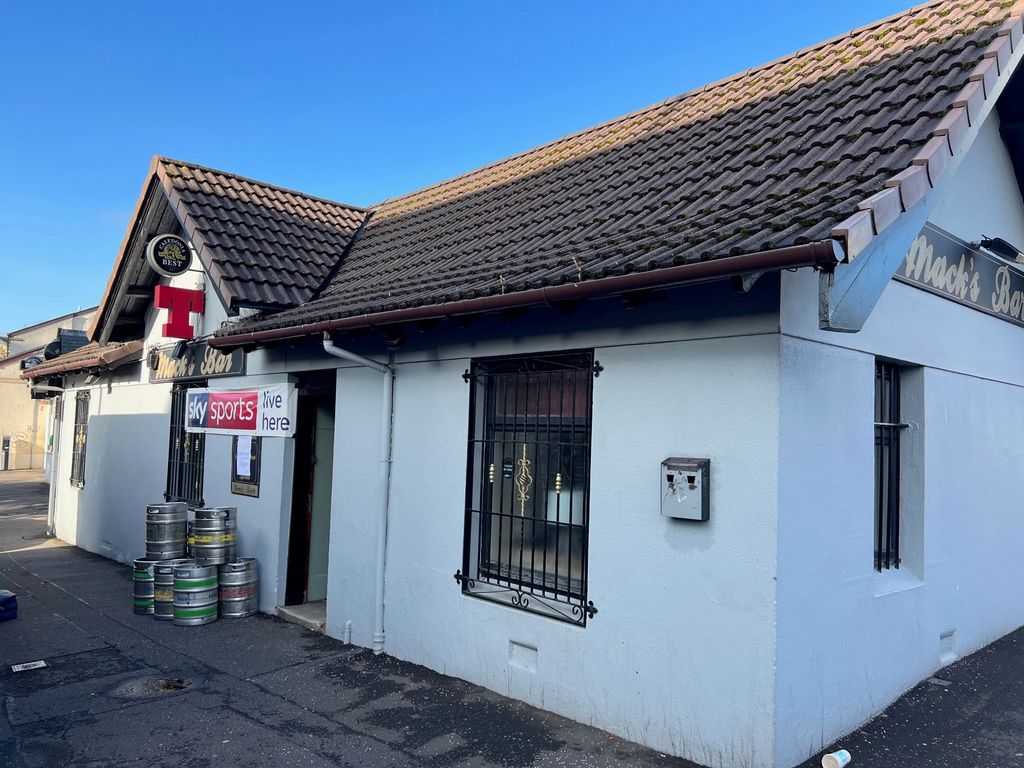Pub/bar for sale in Grange Street, Kilmarnock KA1, £140,000