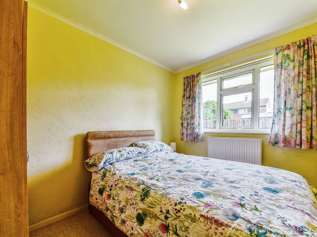 2 bed detached bungalow for sale in Keats Road, Balderton, Newark NG24, £175,000