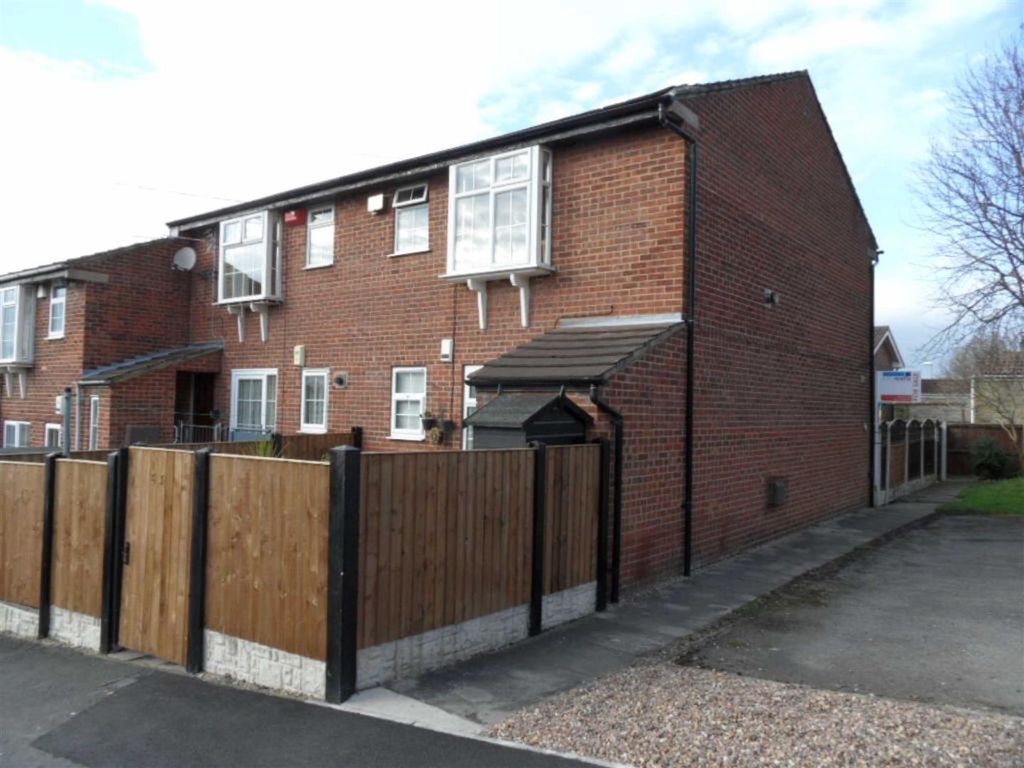 1 bed flat for sale in Cliffe Park Crescent, Wortley, Leeds LS12, £99,995