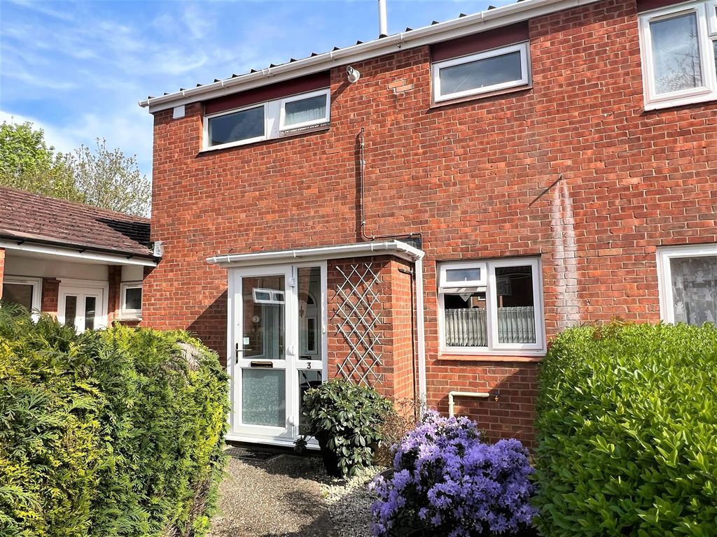 2 bed terraced house for sale in Lehar Close, Basingstoke RG22, £270,000