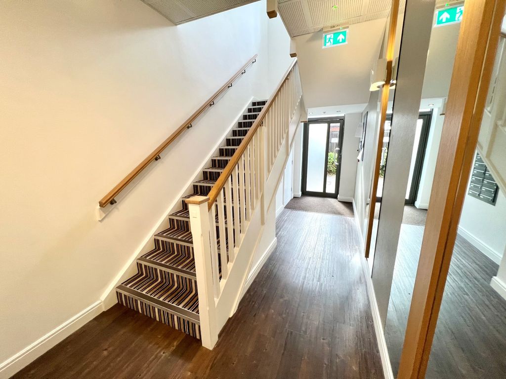 1 bed flat for sale in Market Court, Old Dickens Heath Road, Dickens Heath B90, £165,000