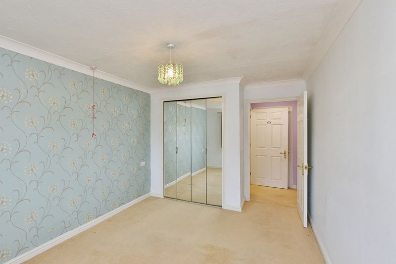 2 bed flat for sale in Bagshot Court, Milton Keynes MK2, £150,000