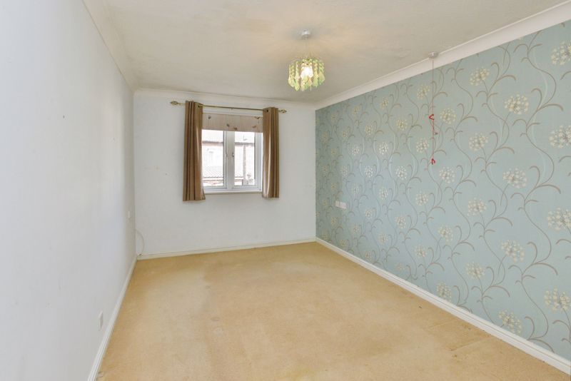 2 bed flat for sale in Bagshot Court, Milton Keynes MK2, £150,000