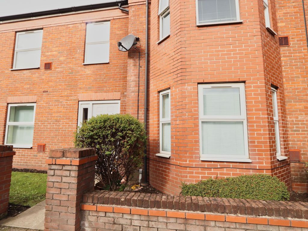1 bed flat for sale in Liverpool Road, Cadishead M44, £100,000