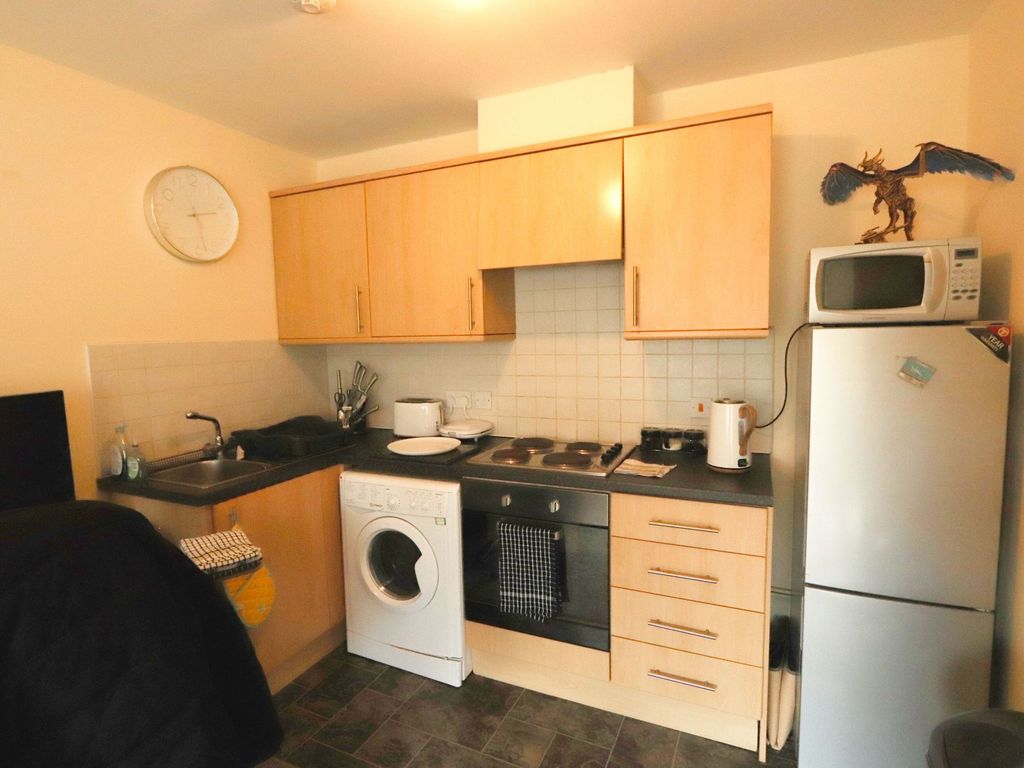 1 bed flat for sale in Liverpool Road, Cadishead M44, £100,000