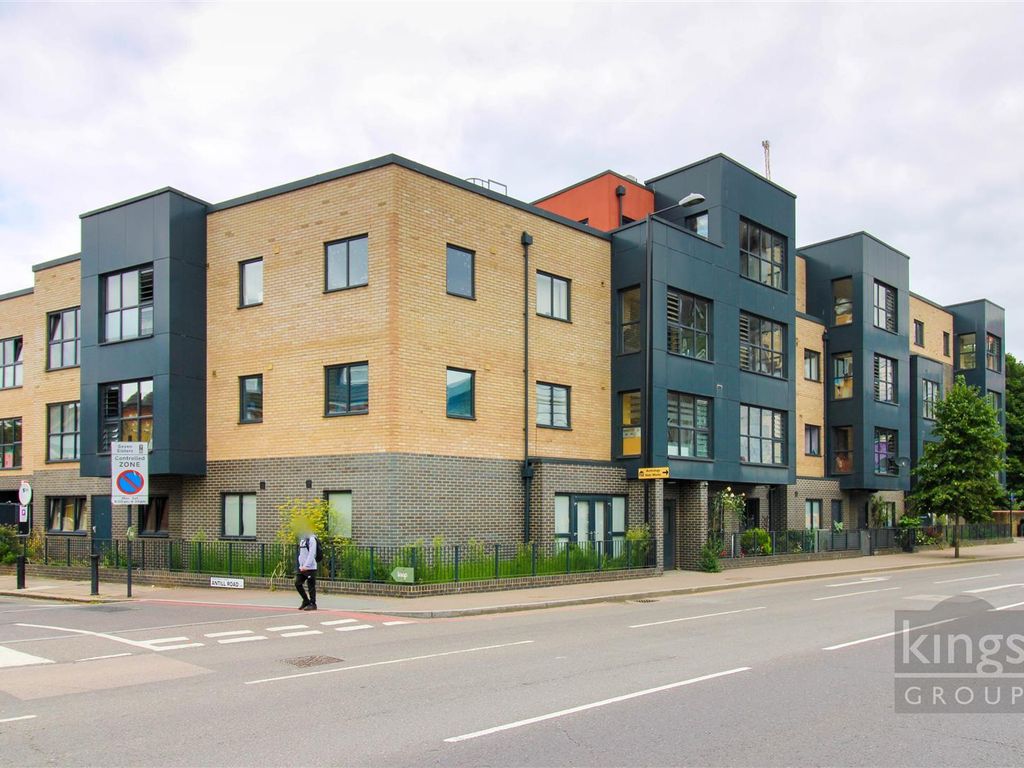 1 bed flat for sale in Antill Road, London N15, £300,000
