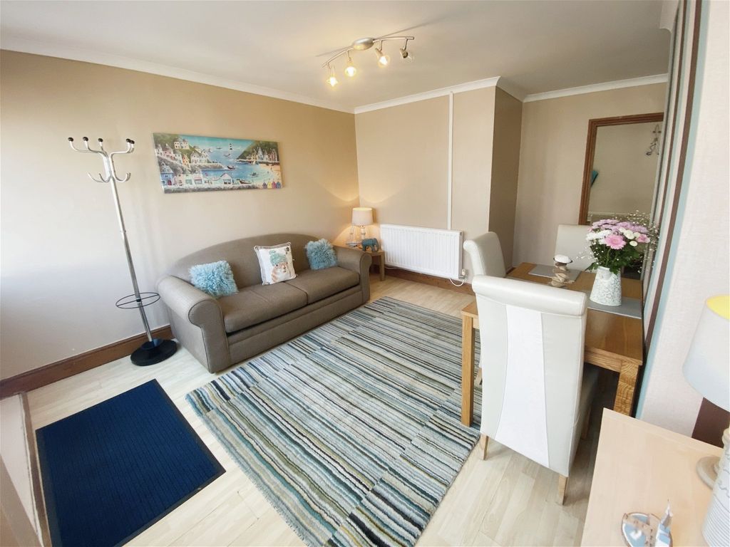 2 bed flat for sale in New Road, Porthcawl CF36, £165,000