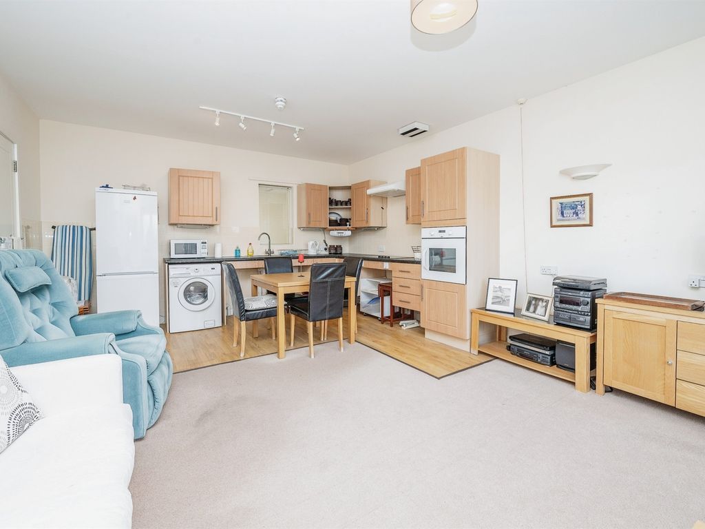 2 bed flat for sale in St. Michaels Avenue, Aylsham, Norwich NR11, £187,500