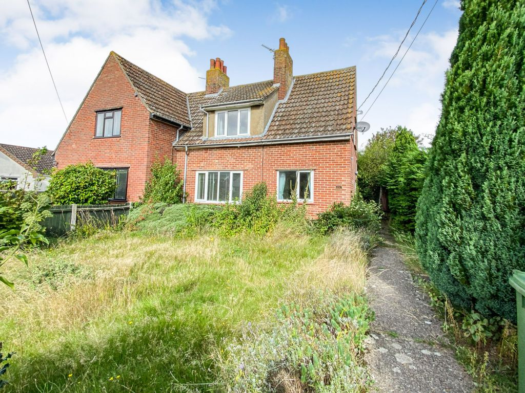 3 bed detached house for sale in Chapel Road, Hainford, Norwich NR10, £200,000