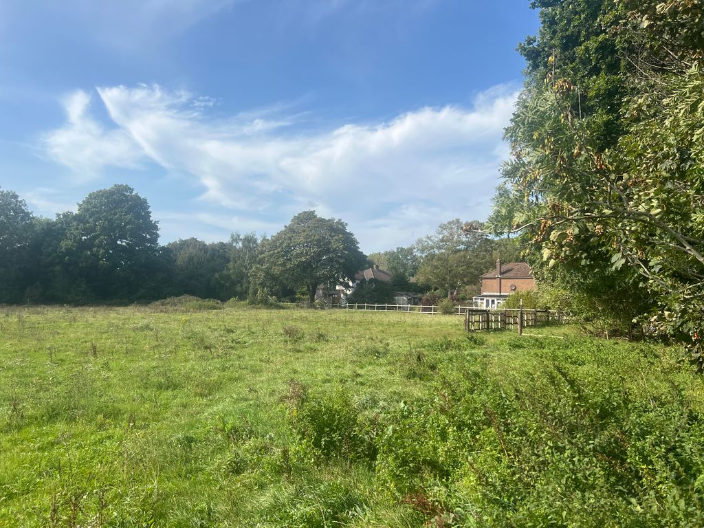 Land for sale in Court Haw, Banstead SM7, £40,000