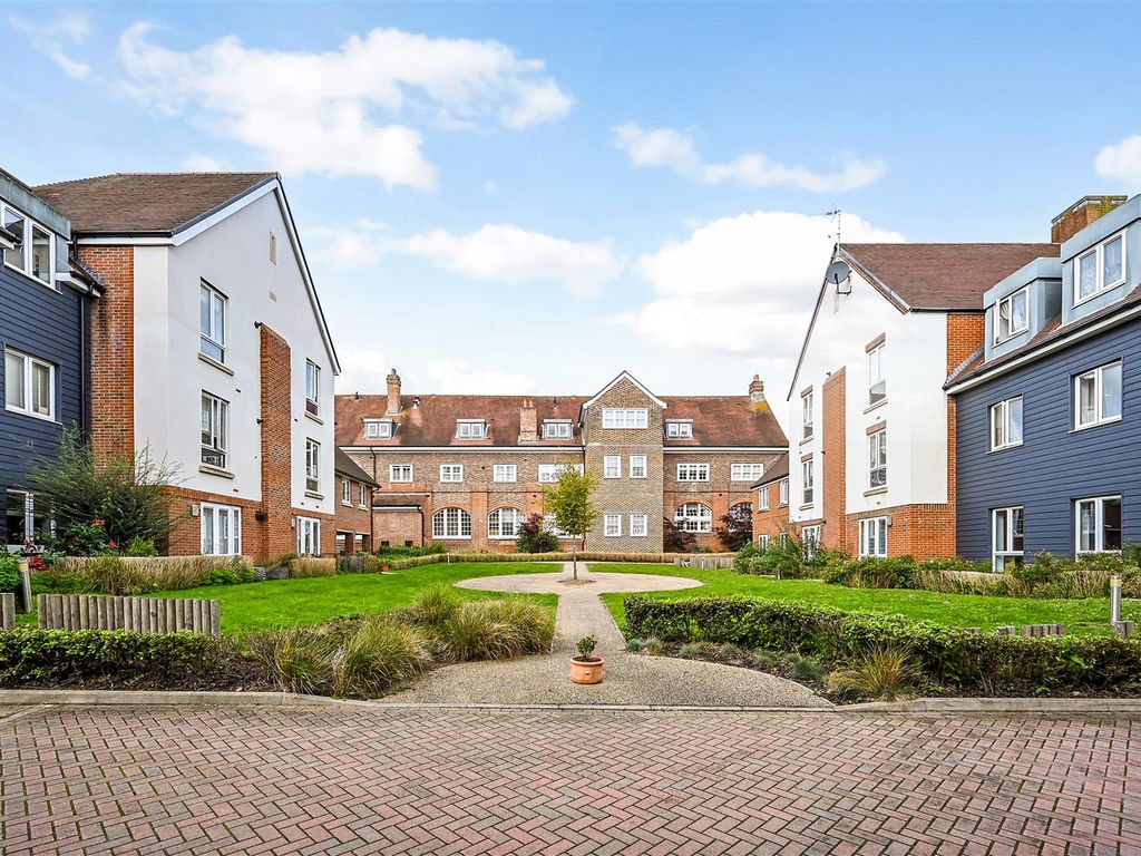 2 bed flat for sale in Abbess Way, Waterlooville PO7, £210,000
