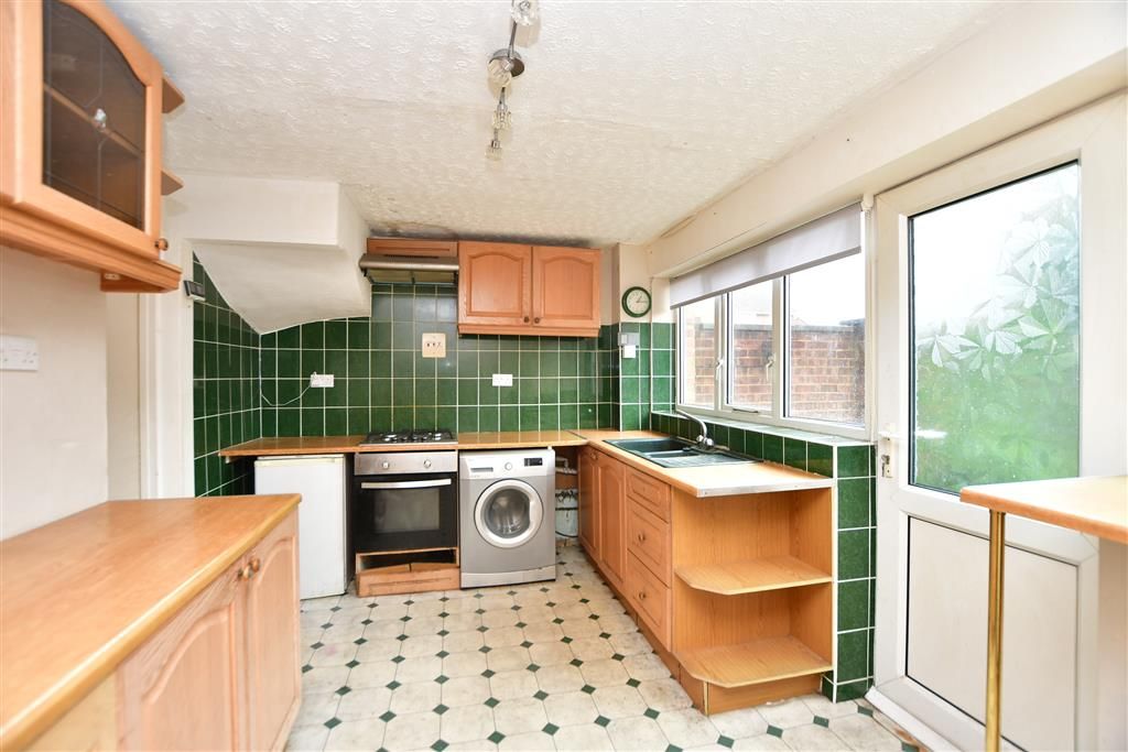 4 bed town house for sale in Millfield, Sittingbourne, Kent ME10, £220,000