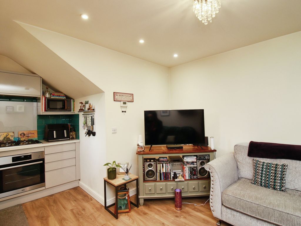 1 bed flat for sale in Collingtree Court, Solihull, West Midlands B92, £140,000
