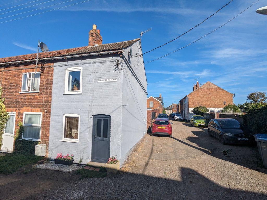 1 bed end terrace house for sale in Long Row, Leiston IP16, £150,000